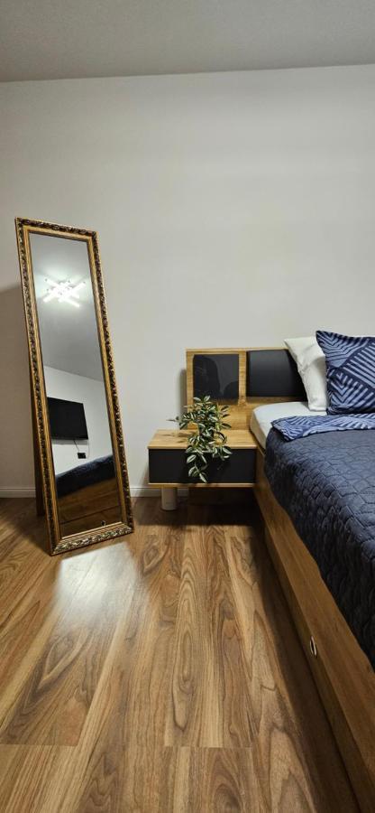 Betty Apartments Borik - Whole Ground Floor 罗维尼 外观 照片